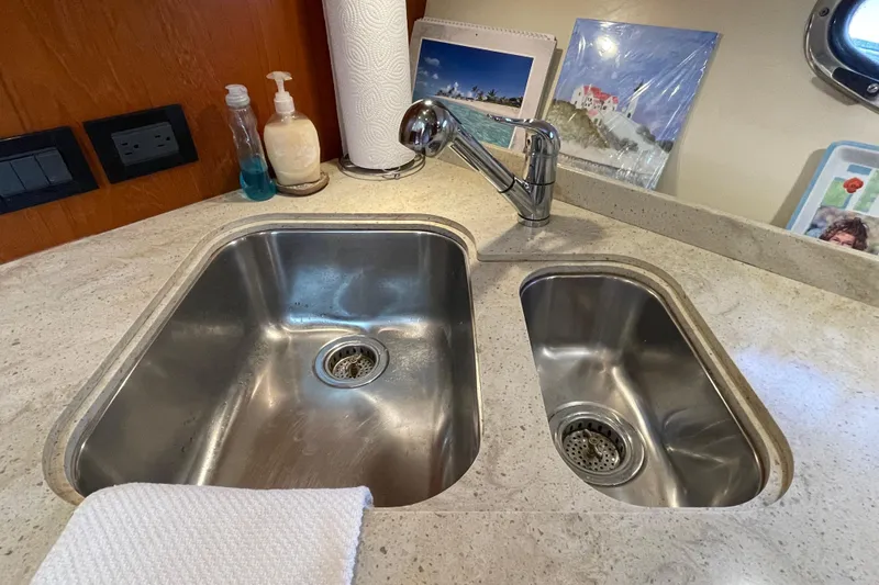 Sasea Yacht Photos Pics Dual sink setup in 2009 Tiara Yachts 4200 Open kitchen area.