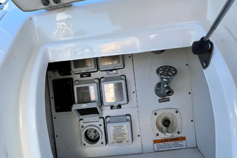 Lil Lee Yacht Photos Pics 