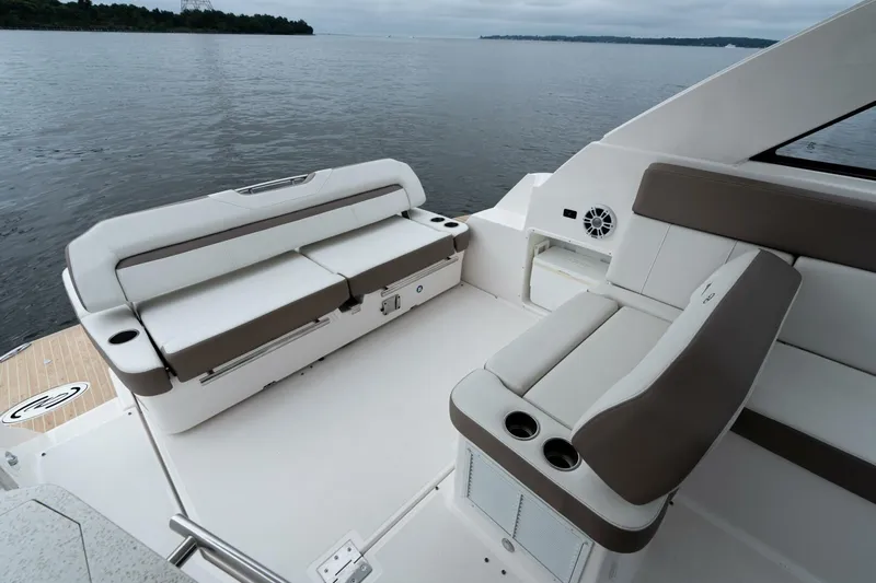  Yacht Photos Pics 2017 Regal 35 Sport Coupe - Image 28