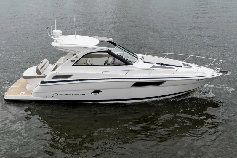  Yacht Photos Pics 2017 Regal 35 Sport Coupe - Image 5