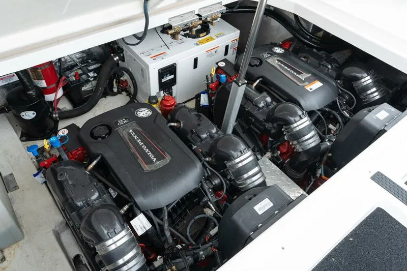  Yacht Photos Pics 2017 Regal 35 Sport Coupe - Image 31