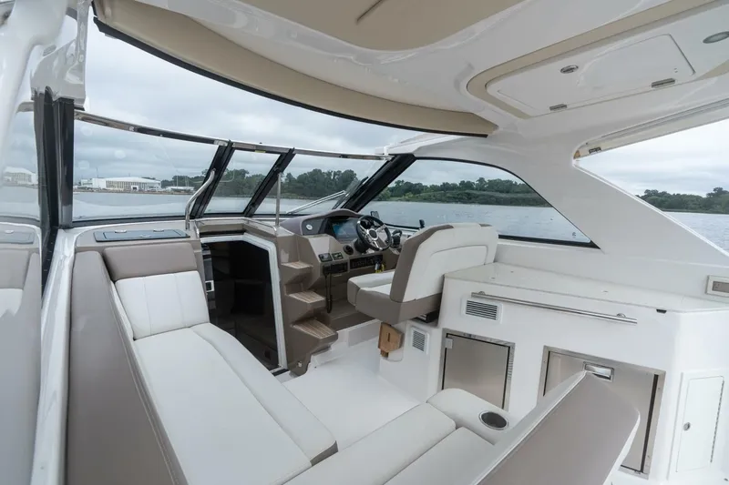  Yacht Photos Pics 2017 Regal 35 Sport Coupe - Image 12