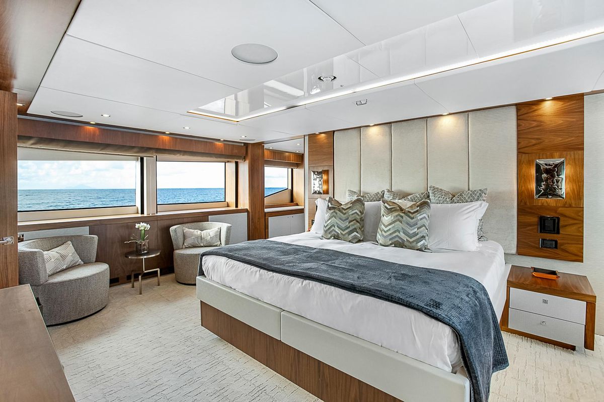 2013 Sunseeker 115 