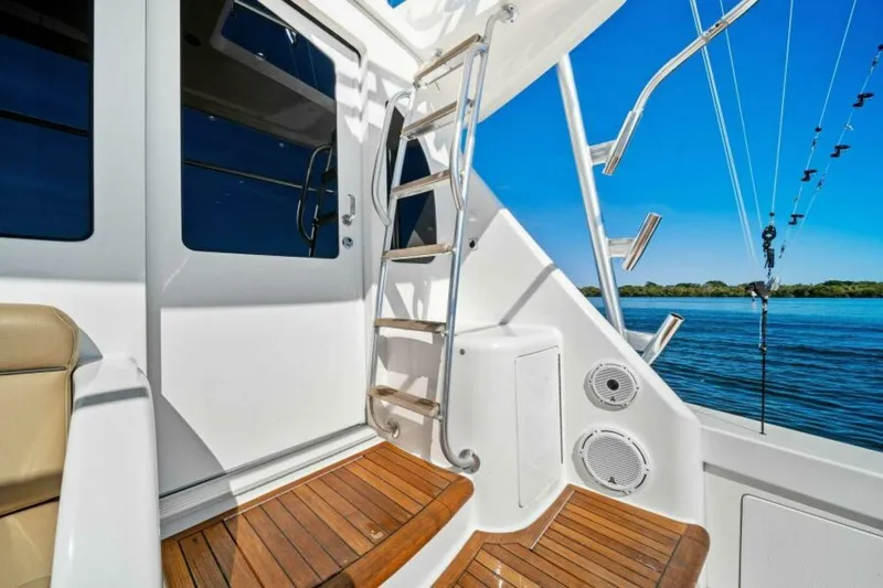 Reel Screamer Yacht Photos Pics 2016 Viking 55 Convertible DONE PICKIN- Cockpit