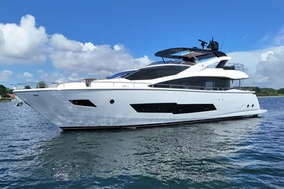 2018 Sunseeker 86 Yacht