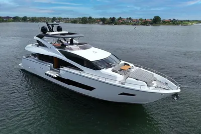 Sunseeker 86 Yacht