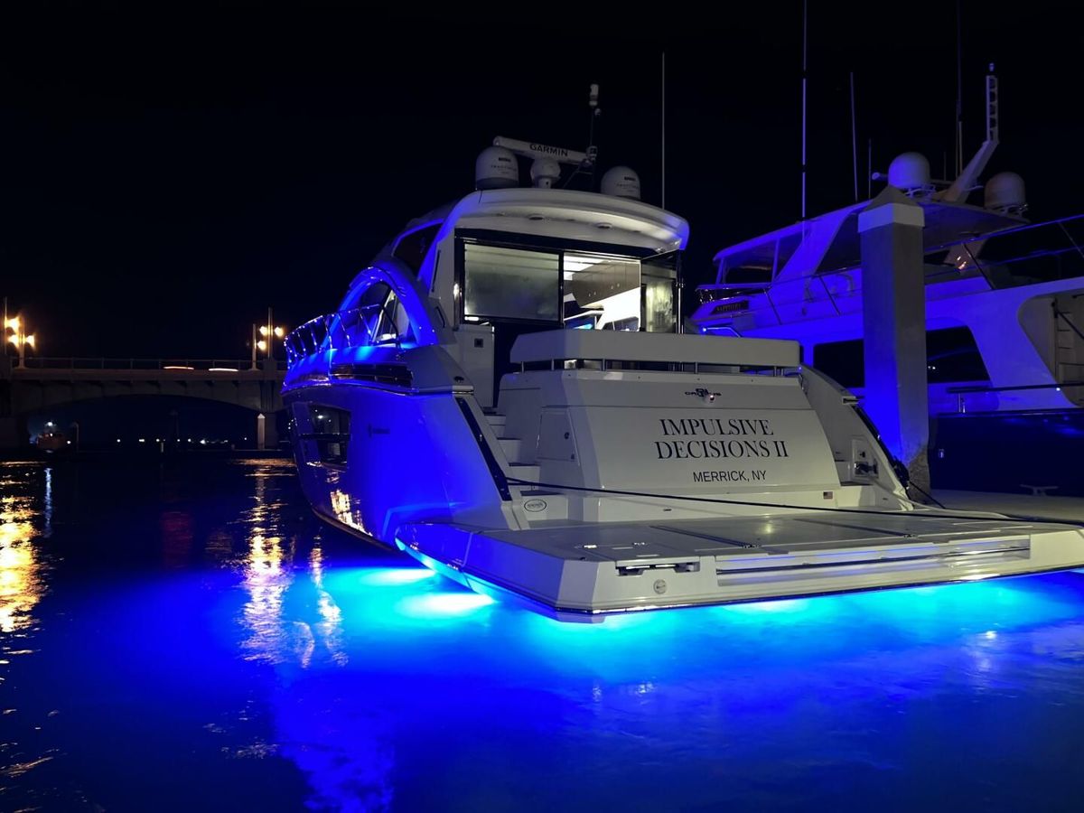 2021 Cruisers Yachts 54 