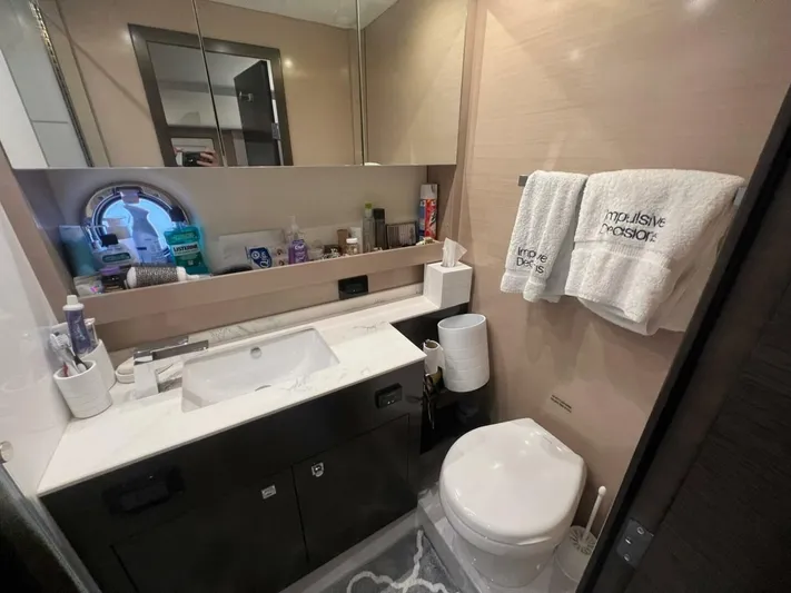 Impulsive Decision Yacht Photos Pics 2021 Cruisers Yachts 54 Cantius - Image 30