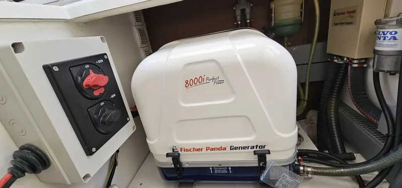 Due South Yacht Photos Pics 