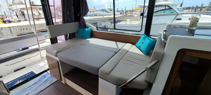 Due South Yacht Photos Pics 