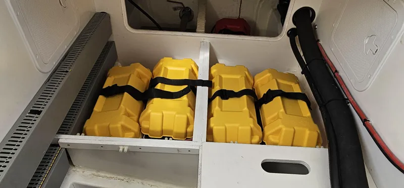 Due South Yacht Photos Pics 