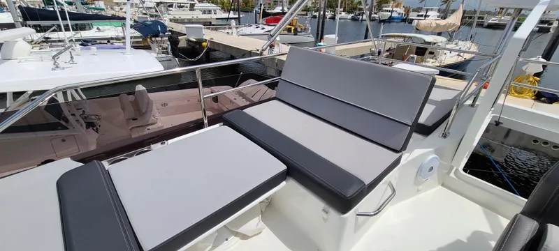 Due South Yacht Photos Pics 