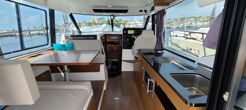 Due South Yacht Photos Pics 