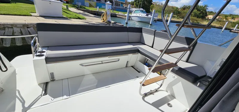 Due South Yacht Photos Pics 