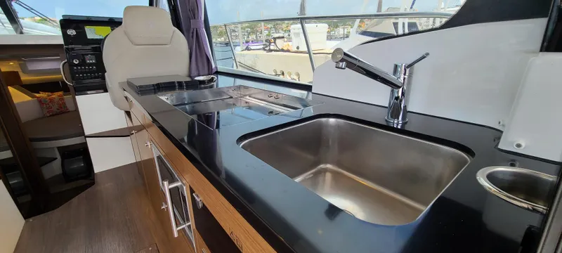 Due South Yacht Photos Pics 