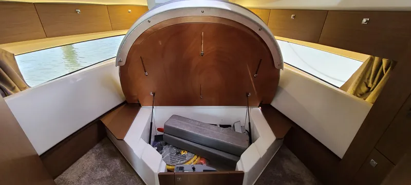 Due South Yacht Photos Pics 