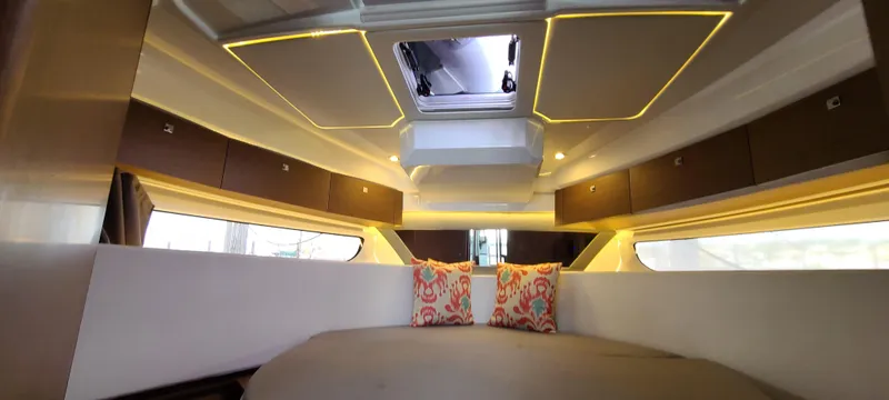 Due South Yacht Photos Pics 