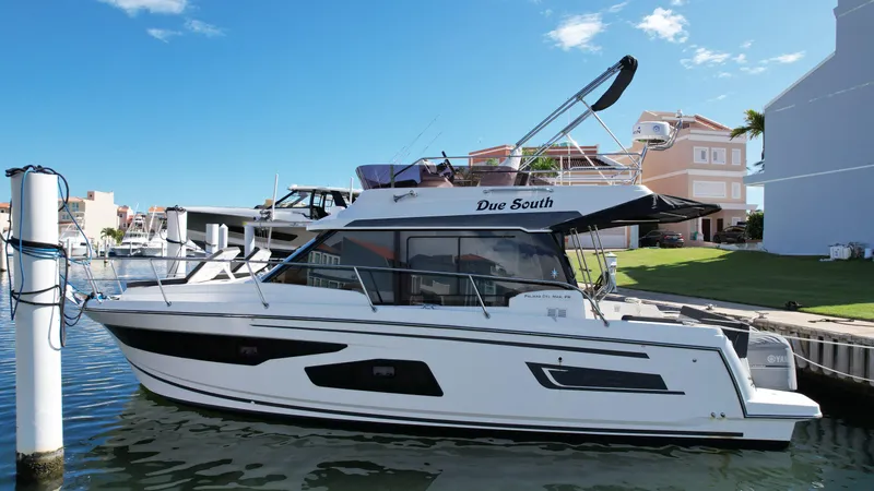 Due South Yacht Photos Pics 