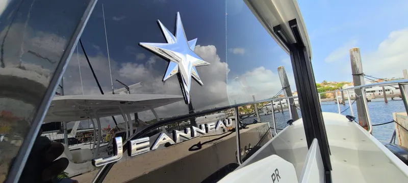 Due South Yacht Photos Pics 