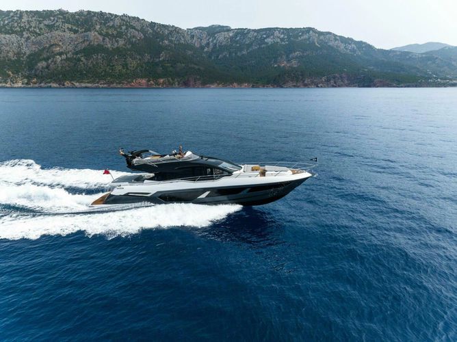 2026 Sunseeker 75 Sport Yacht