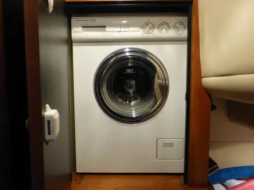  Yacht Photos Pics Washing machine inside 2001 Cruisers Yachts 4450 Express Motoryacht cabin.