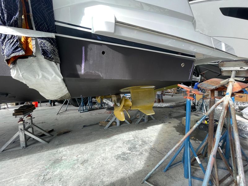 2017 Cruisers Yachts 60 Cantius