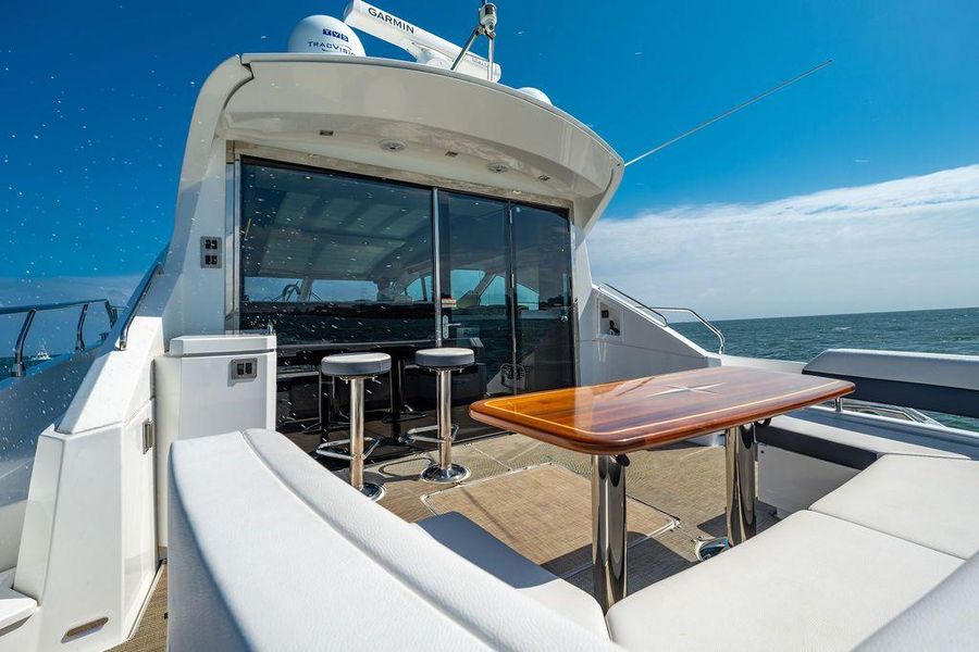 2017 Cruisers Yachts 60 Cantius