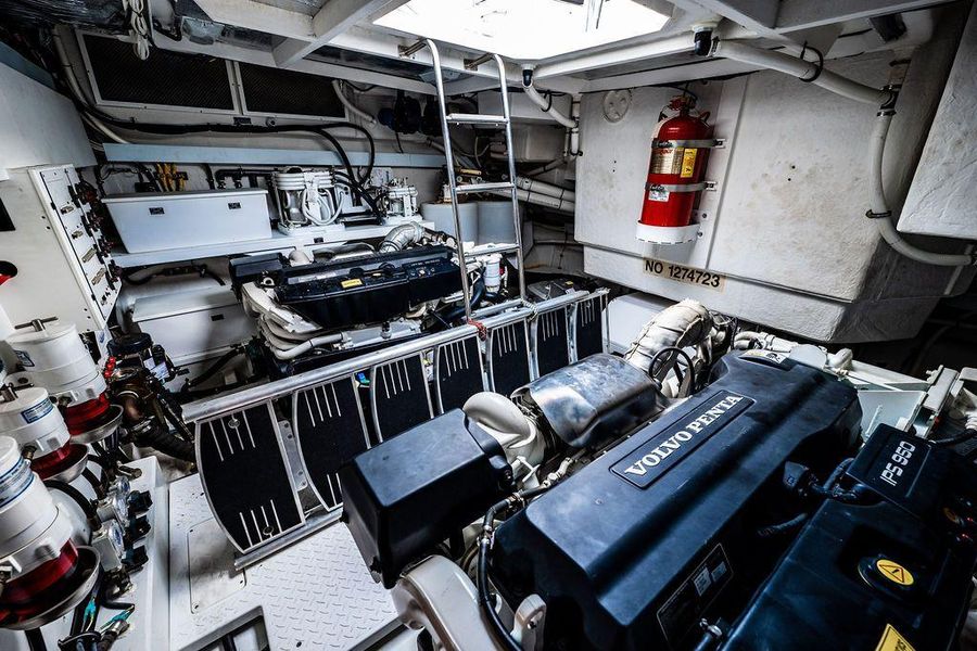 2017 Cruisers Yachts 60 Cantius
