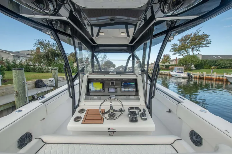 Mr Fish Yacht Photos Pics 2016 SeaHunter 35 Tournament boat cockpit with advanced navigation system.