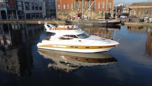 2010 Sealine F42/5