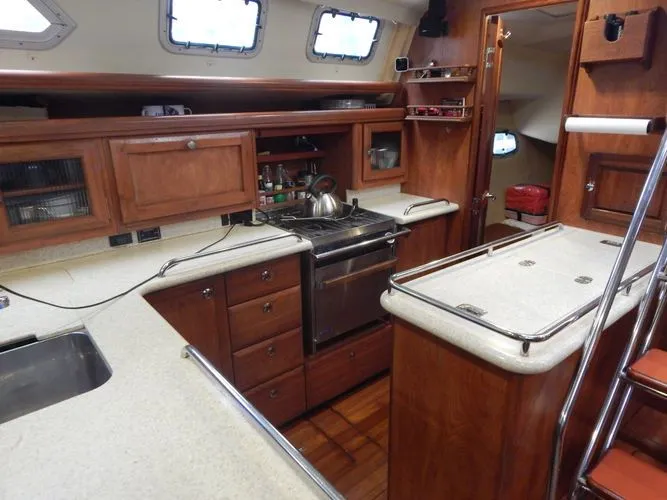  Yacht Photos Pics 2010 Hunter Sailing Diver - Image 9