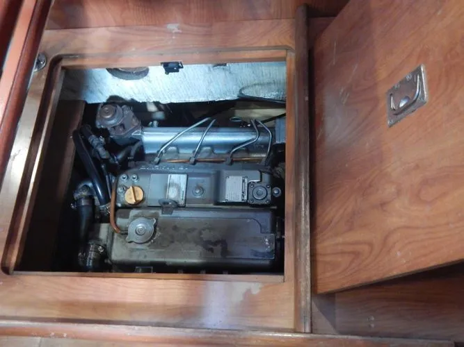  Yacht Photos Pics 2010 Hunter Sailing Diver - Image 22