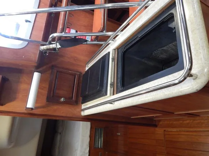  Yacht Photos Pics 2010 Hunter Sailing Diver - Image 11