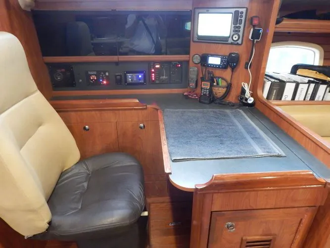  Yacht Photos Pics 2010 Hunter Sailing Diver - Image 7