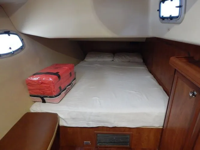  Yacht Photos Pics 2010 Hunter Sailing Diver - Image 20