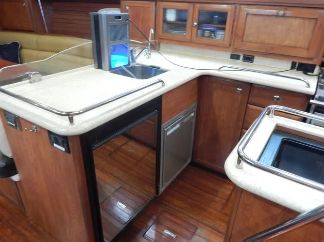  Yacht Photos Pics 2010 Hunter Sailing Diver - Image 10