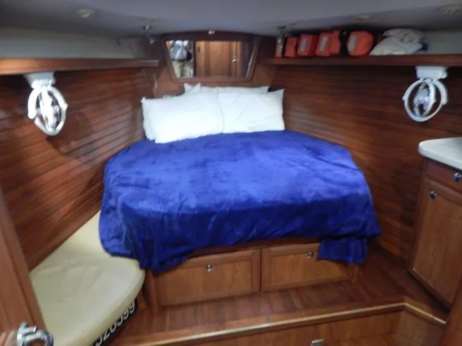  Yacht Photos Pics 2010 Hunter Sailing Diver - Image 12