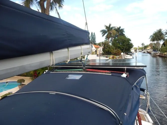  Yacht Photos Pics 2010 Hunter Sailing Diver - Image 41