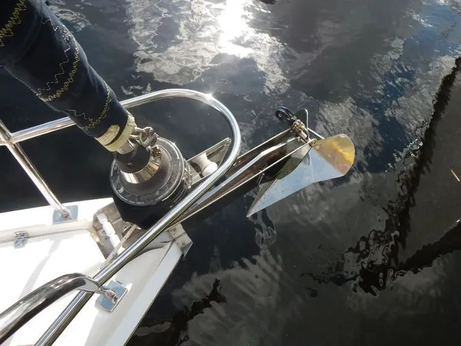  Yacht Photos Pics 2010 Hunter Sailing Diver - Image 39