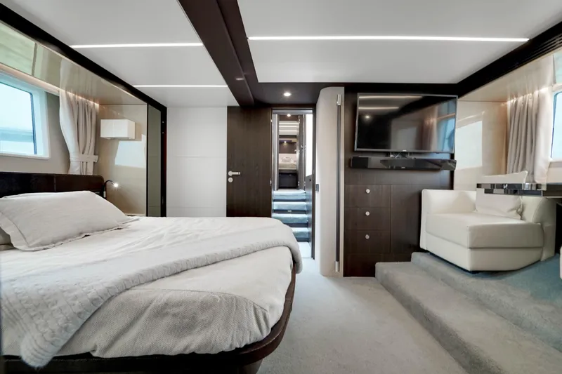  Yacht Photos Pics 66' Azimut 2017