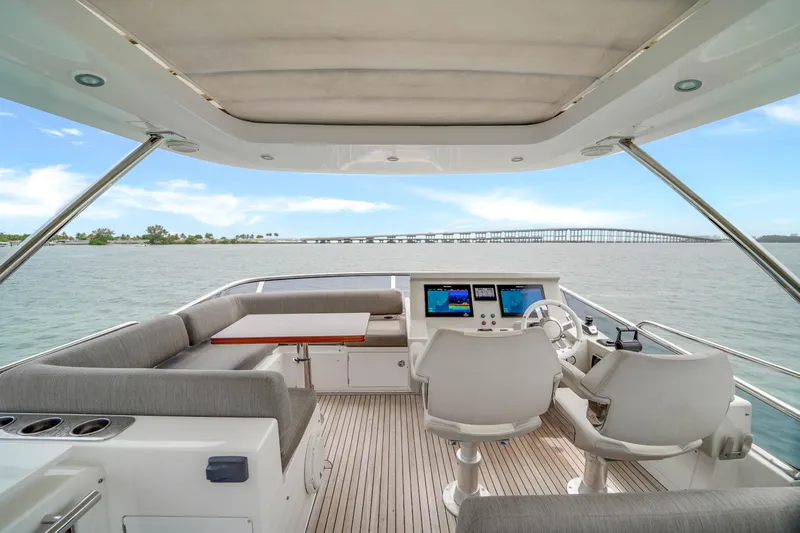  Yacht Photos Pics 66' Azimut 2017