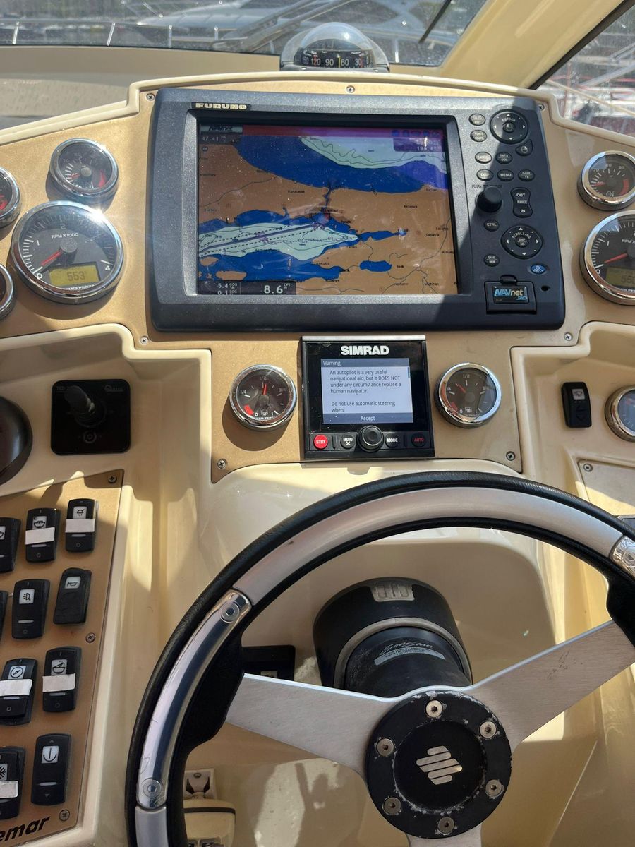 2011 Pershing 73 