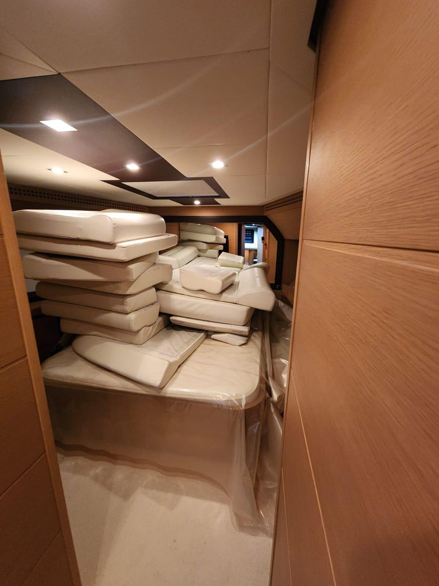 2011 Pershing 73 