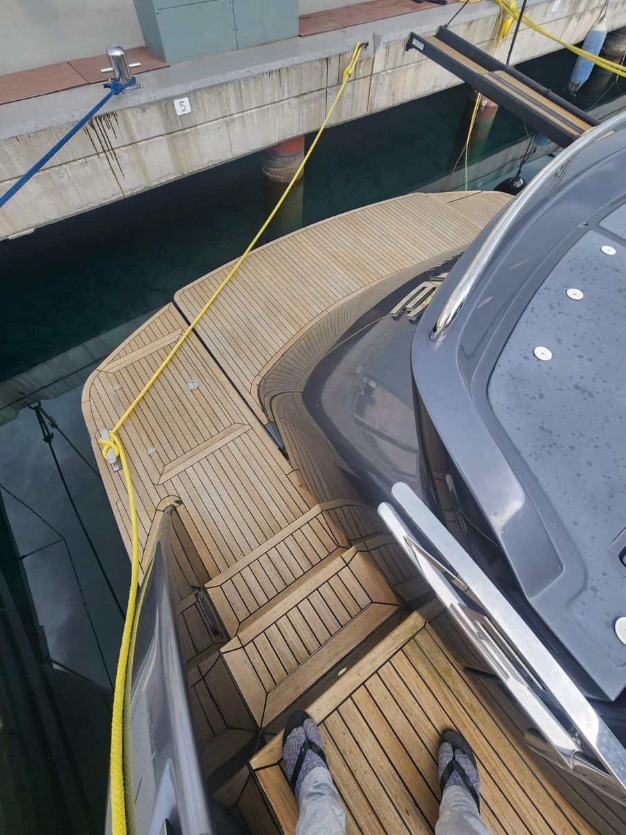 2011 Pershing 73 