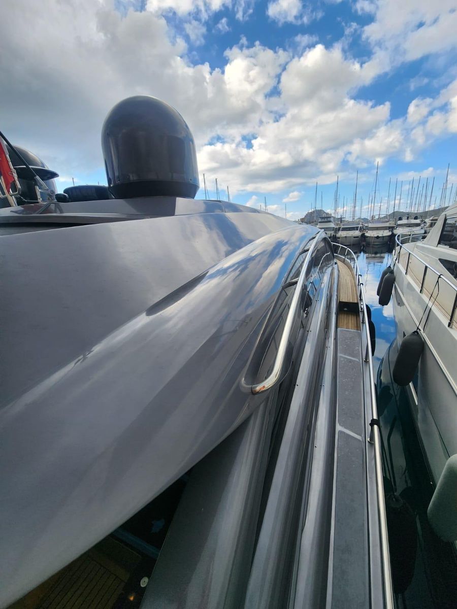 2011 Pershing 73 