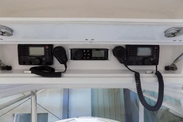  Yacht Photos Pics 34 Regulator - WIN PER DAY - Helm Station