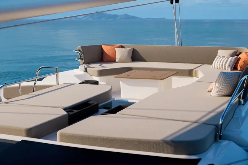 Fountaine Pajot Fp 48 Yacht Photos Pics Fountaine Pajot new FP 48 - Flybridge