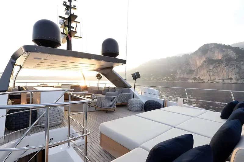  Yacht Photos Pics SANLORENZO SD126