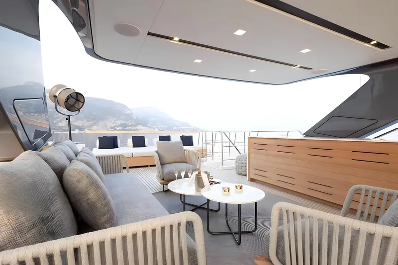  Yacht Photos Pics SANLORENZO SD126