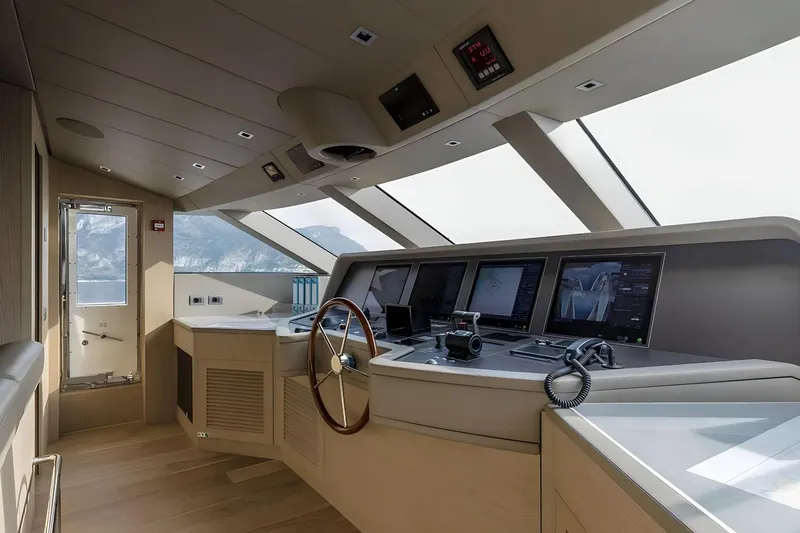  Yacht Photos Pics SANLORENZO SD126